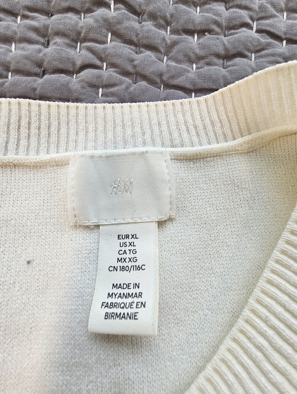 H&M White Short-Sleeve Cropped Button Cardigan Size XL - Picture 3 of 7